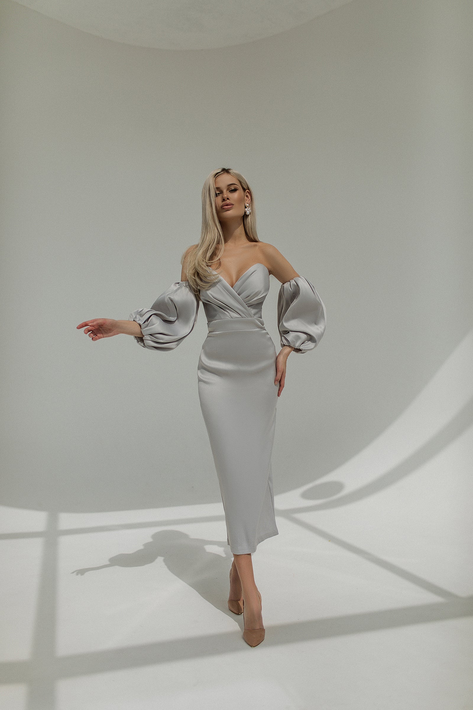 Aurora Grey Puffed Sleeve Midi Dress